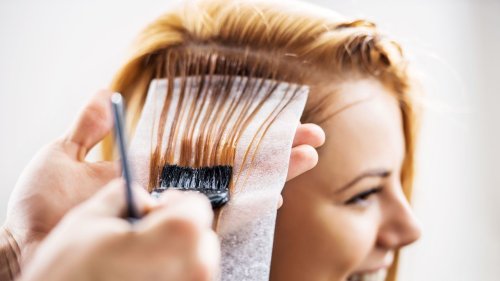 Strähnchen färben: Diese Färbetechniken von Palm Painting bis Balayage sind aktuell angesagt