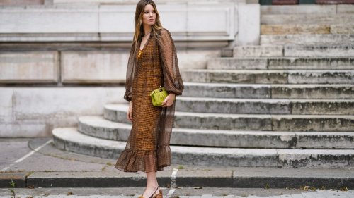 11 transparente Kleidungsstücke von H&M, Zara & Co. – plus Styling-Tipps, wie sie sich tragbar stylen lassen