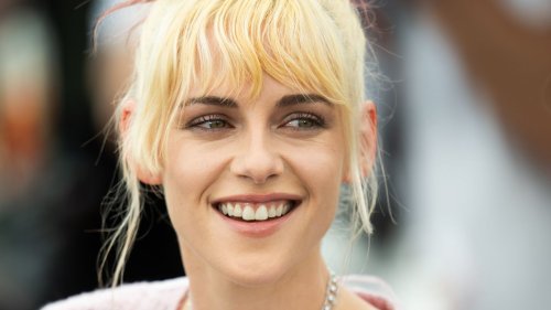 Kristen Stewart trägt in Cannes den Shorts-Trend für den Sommer 2025 – und er ist trotz kurzer Hose Office-tauglich
