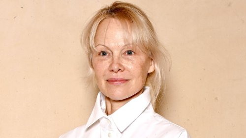 Pamela Anderson zeigt sich mit “Bombshell”-Make-up auf Instagram – und sieht wieder aus wie in den 90ern