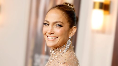 Jennifer Lopez trägt das funkelndste Naked Dress aller Zeiten