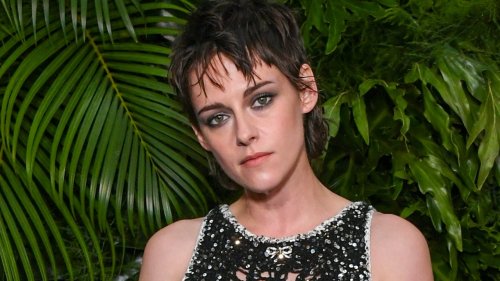 Kristen Stewart trug durchsichtige Chanel-Shorts zu einer Pre-Oscars Party – und spielt subtil auf ihren Oscar-Look 2022 an