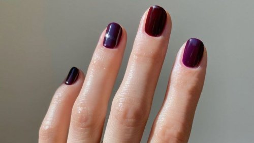 “Nightshade Nails”: Diese Maniküre ist der überraschendste Nagel-Trend des Sommers 2025 – und so einfach nachzumachen