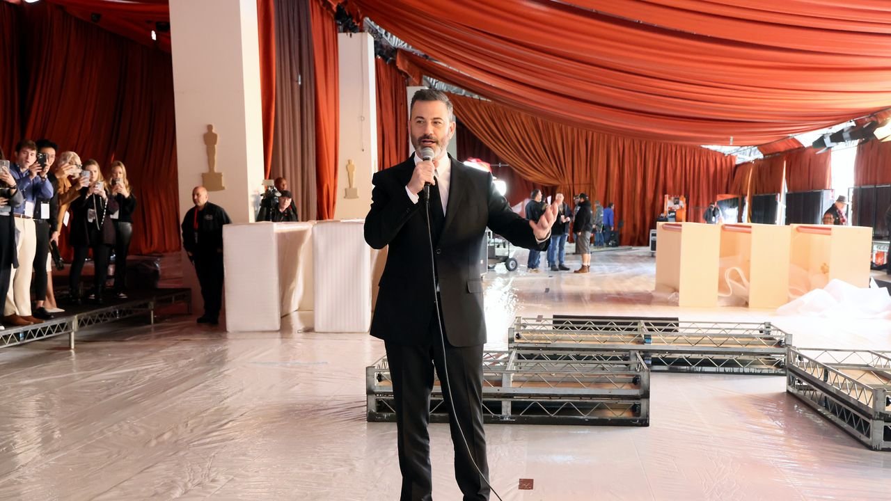 Oscars 2023: Darum ist der rote Teppich dieses Jahr nicht rot, sondern beige- bzw. champagnerfarben