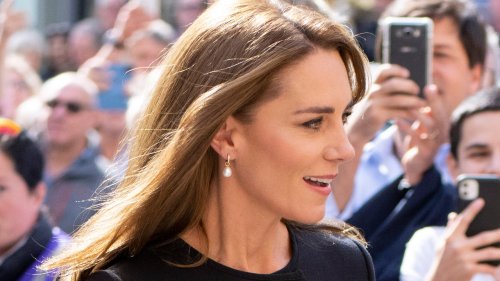 Kate Middleton trägt den elegantesten Mantel-Trend für 2022 – und ihr Look ist auch noch eine Hommage an Prinzessin Diana