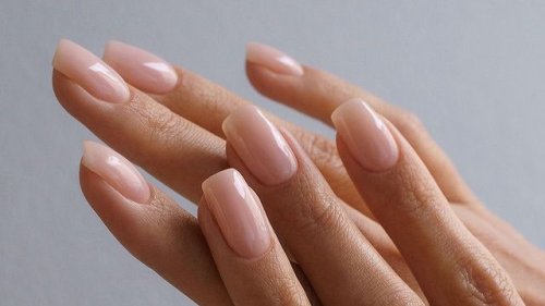 Хрупкие и ломкие ногти: причины и рекомендации эндокринолога | Glamour