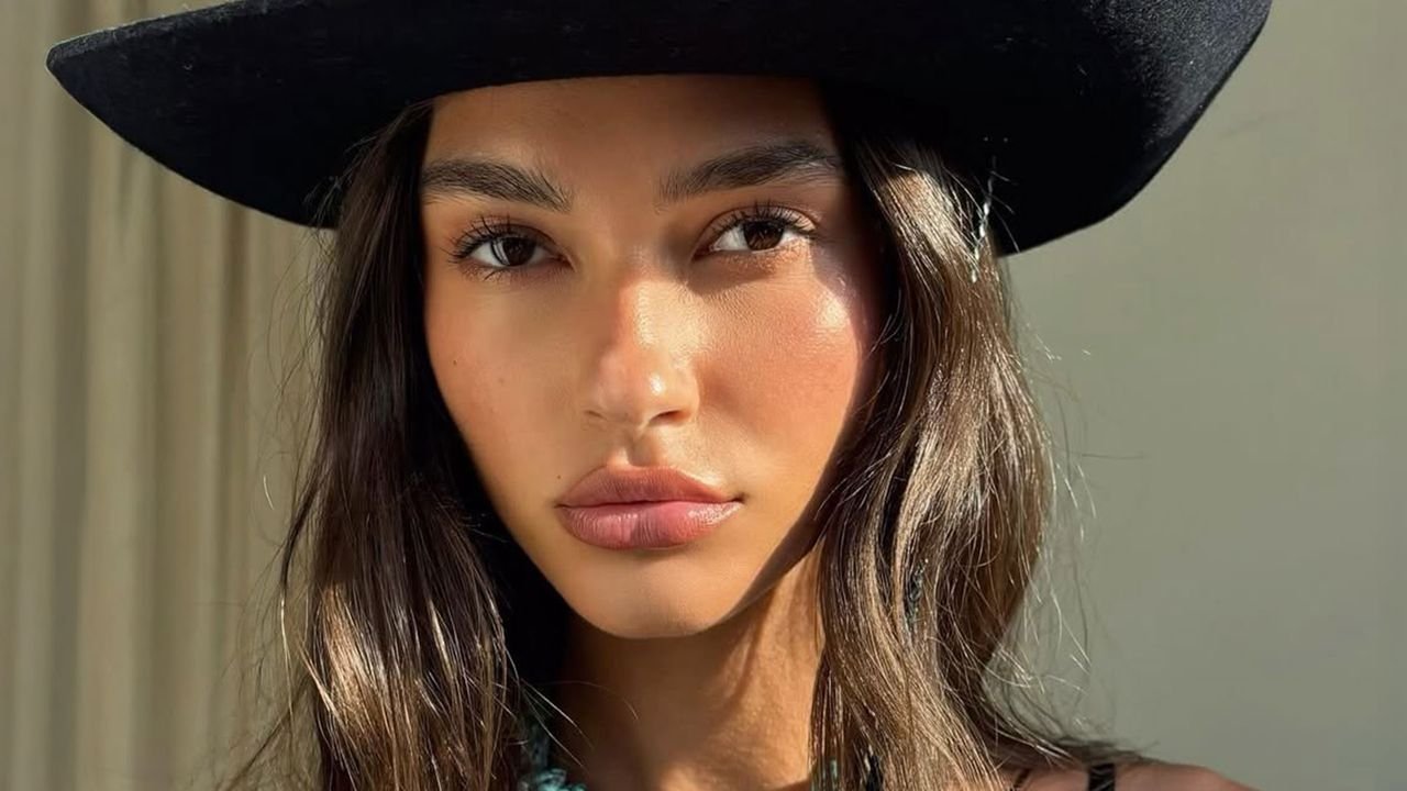 Ghost waves are all about embracing pretty, relaxed texture
