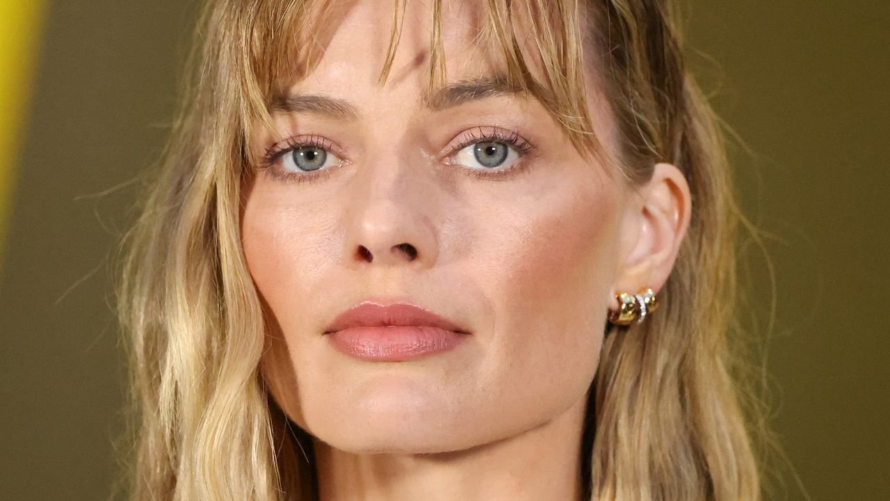 Bobs with bangs are the level-up for framing short hair styles