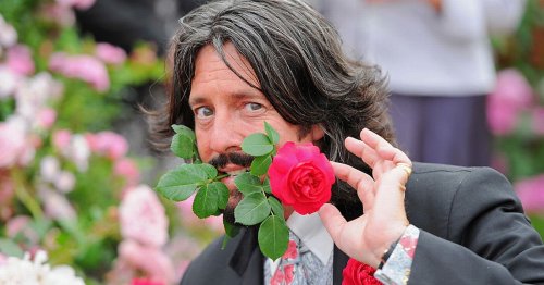 'Eccentric' Glasgow homes wanted for new show with Laurence Llewelyn-Bowen