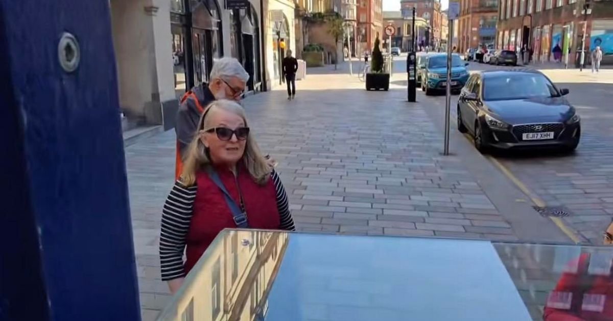 American tourists come 'straight off the plane' to try Glasgow cheese stand