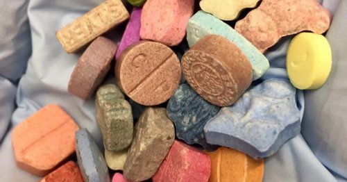 Drug haul worth £117k and thousands in cash seized as cops swoop on Ibrox house
