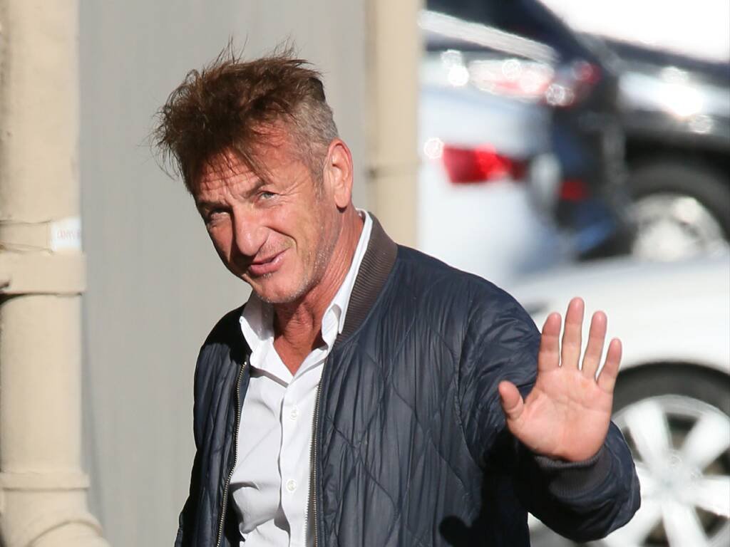 Sean Penn was ‘endlessly impressed and moved’ by Ukrainian President Volodymyr Zelenskyy