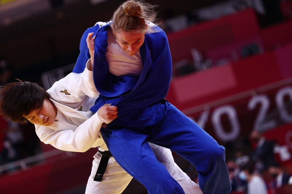 Olympics-Judo-Arai wins women’s -70 kg gold to keep Japan medal rush going