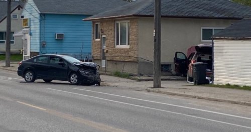 Winnipeg road closed in west end following Wednesday morning crash