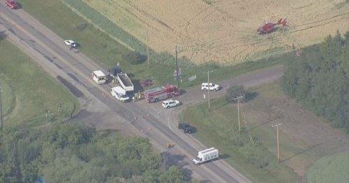 3 people taken to hospital after crash on southern outskirts of Edmonton - Edmonton | Globalnews.ca