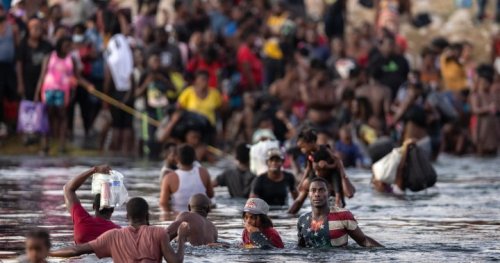 Haitian migrants stuck at Mexico-Texas border running out of options