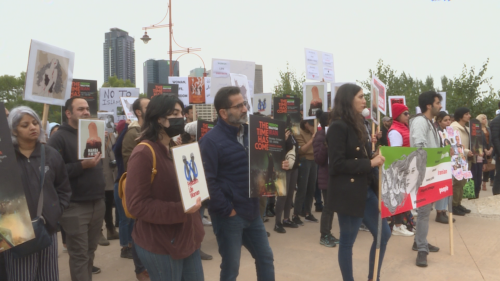 Hundreds of Winnipeggers show support for protests in Iran