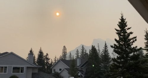 Banff preparing residents to evacuate as wildfire risk soars | Globalnews.ca