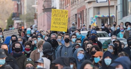 COVID-19: Montreal protesters denounce 8 p.m. curfew as unscientific, harmful to vulnerable