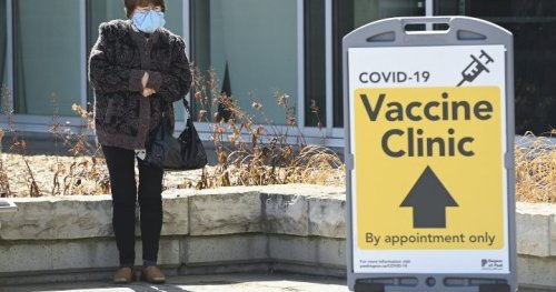 Canadians seeking COVID-19 vaccines in US should be essential travellers: congressman