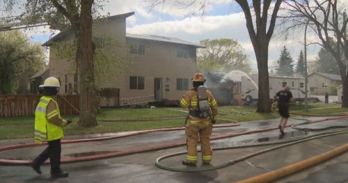 Fire breaks out at home in Edmonton’s Parkdale neighbourhood