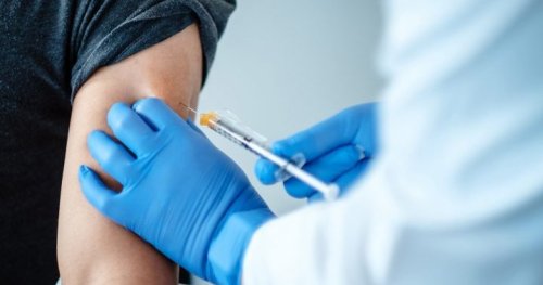 Health Canada warns people allergic to COVID-19 vaccine ingredients as cases surpass 450K
