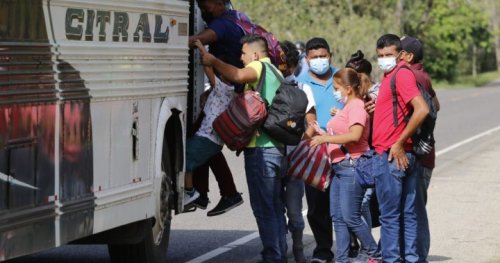 U.S. considering cash payments to Central America to stem migration, officials say