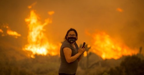 Desert homes near Los Angeles threatened by massive California wildfire