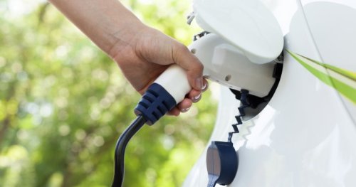 electric-car-incentives-in-canada-what-to-know-about-the-rebate-that