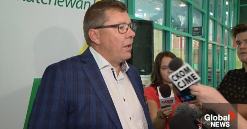 Premier Scott Moe defends decision to recall legislative assembly over pronouns policy