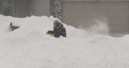 Snowfall chaos in Saskatoon: Roads impassable, flights cancelled, residents digging out
