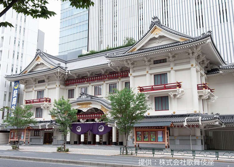Kabukiza Theater (Ginza) Guide: How to Buy Tickets, Free Spots, and Enjoying Without a Ticket!