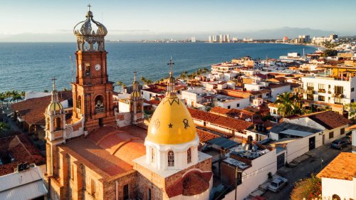 7 Financial Myths About Retiring in Mexico