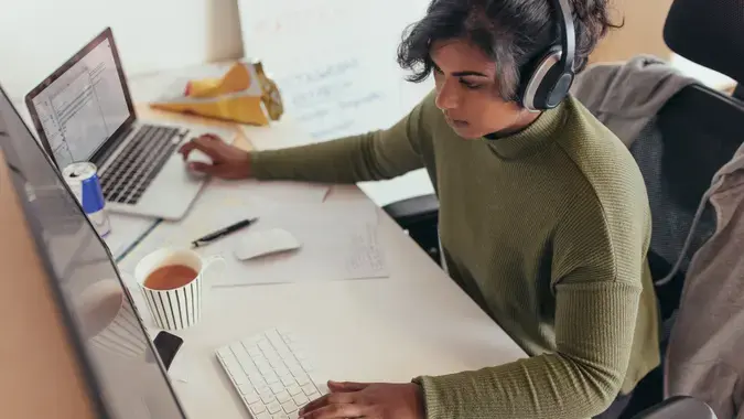 Side Gigs That Can Make You Richer Than a Full-Time Job - cover