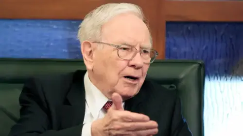 Warren Buffett: 12 Things Poor People Squander Money On