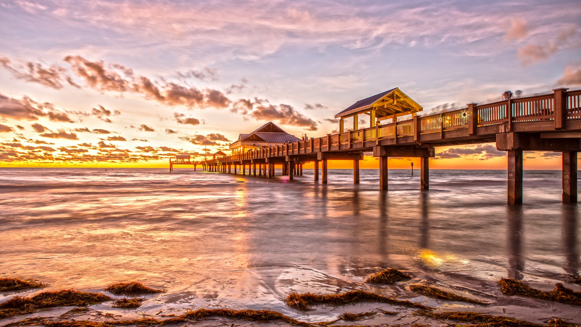 The 6 Best Beach Cities To Retire on $2,600 a Month