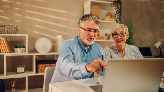 5 Key Signs You Should Downsize Your Life in Retirement