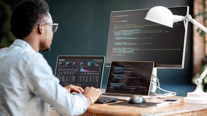 8 Top Side Gigs for Software Developers