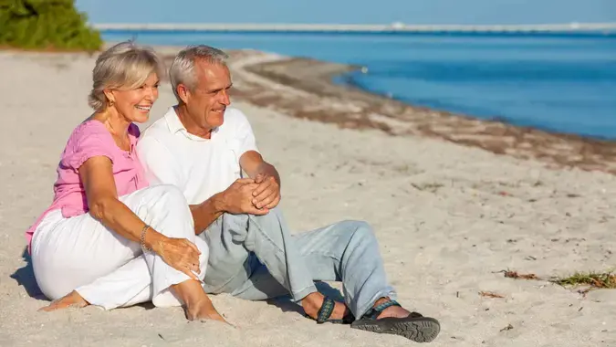 4 Financial Signs You’re Not on Track To Retire at 62