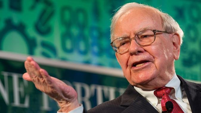 Warren Buffett Doesn’t Believe in Bitcoin — Should You?