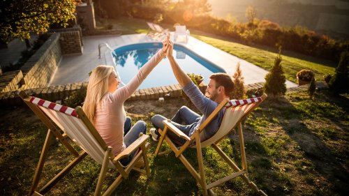 4 Things Your Neighbor Who Retired Early Won’t Tell You About Their Financial Plan