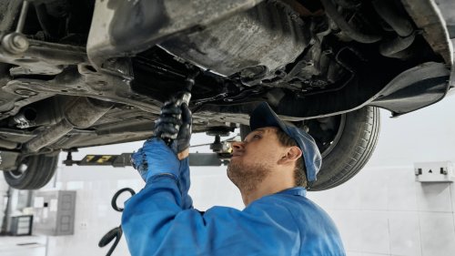 I’m a Mechanic: Don’t Overpay for These 4 Common Car Issues
