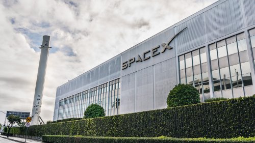 SpaceX Can Now Link Airplanes, Boats and More to Starlink Internet — Unless 5G Renders It ‘Unusable’