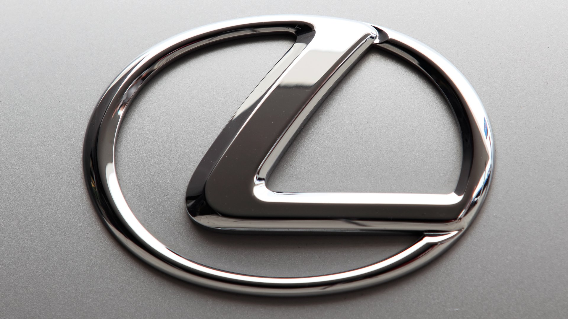 5 Used Luxury SUVs That Millennials Should Consider Buying