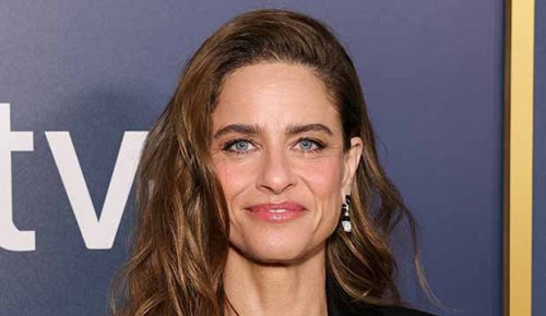‘Your Friends and Neighbors’ changed how Amanda Peet thought of intimacy coordinators