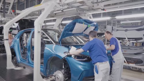 VW pausiert ID.3 und Born-Produktion