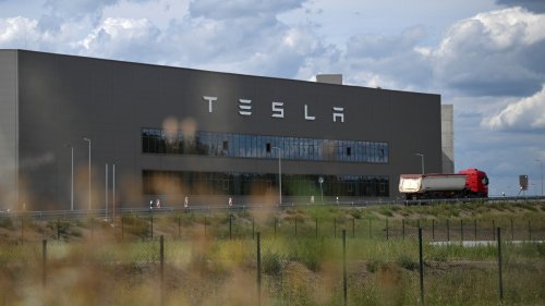 Tesla warnt wegen Gewerkschafts-Stickern vor Kündigungen