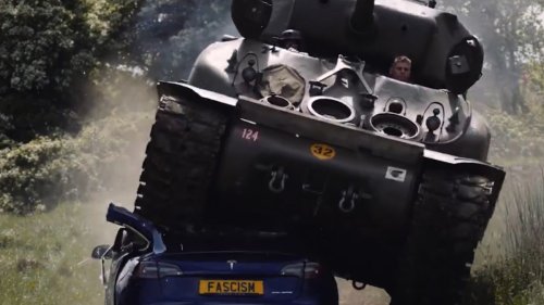 2. WK-Veteran zerstört Tesla mit Panzer