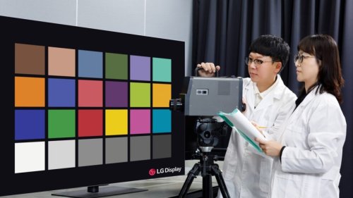 LG präsentiert Display mit blau phosphoreszierender OLED