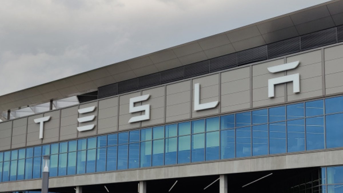 Unruhen bei Tesla-Betriebsversammlung